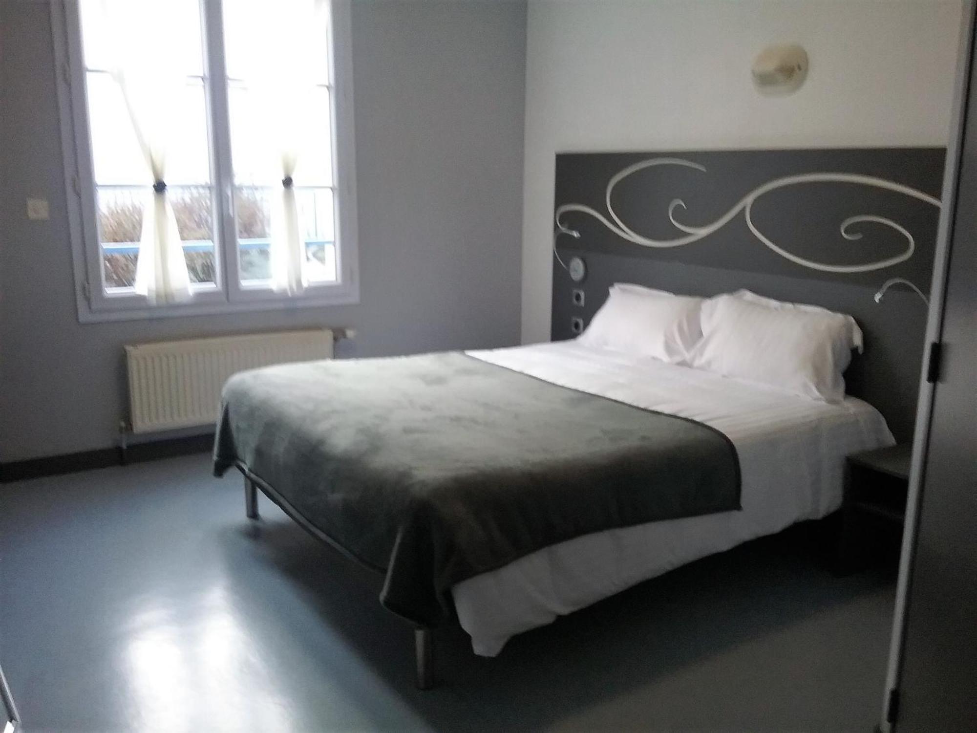 Le Clos Albert Loudun Bilik gambar